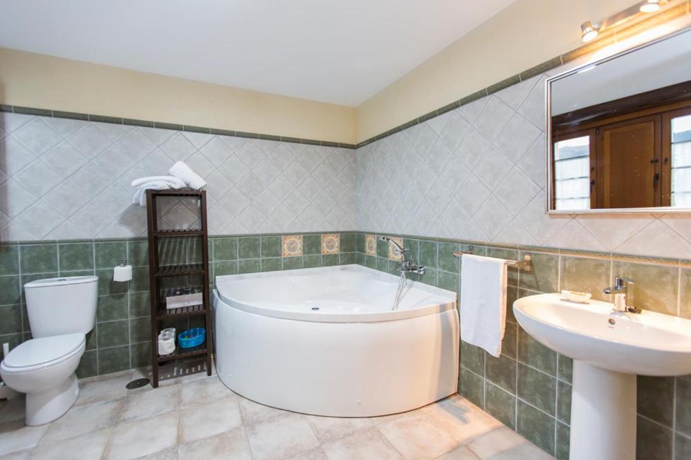 Apartamentos Casa Mateo Navia Extérieur photo